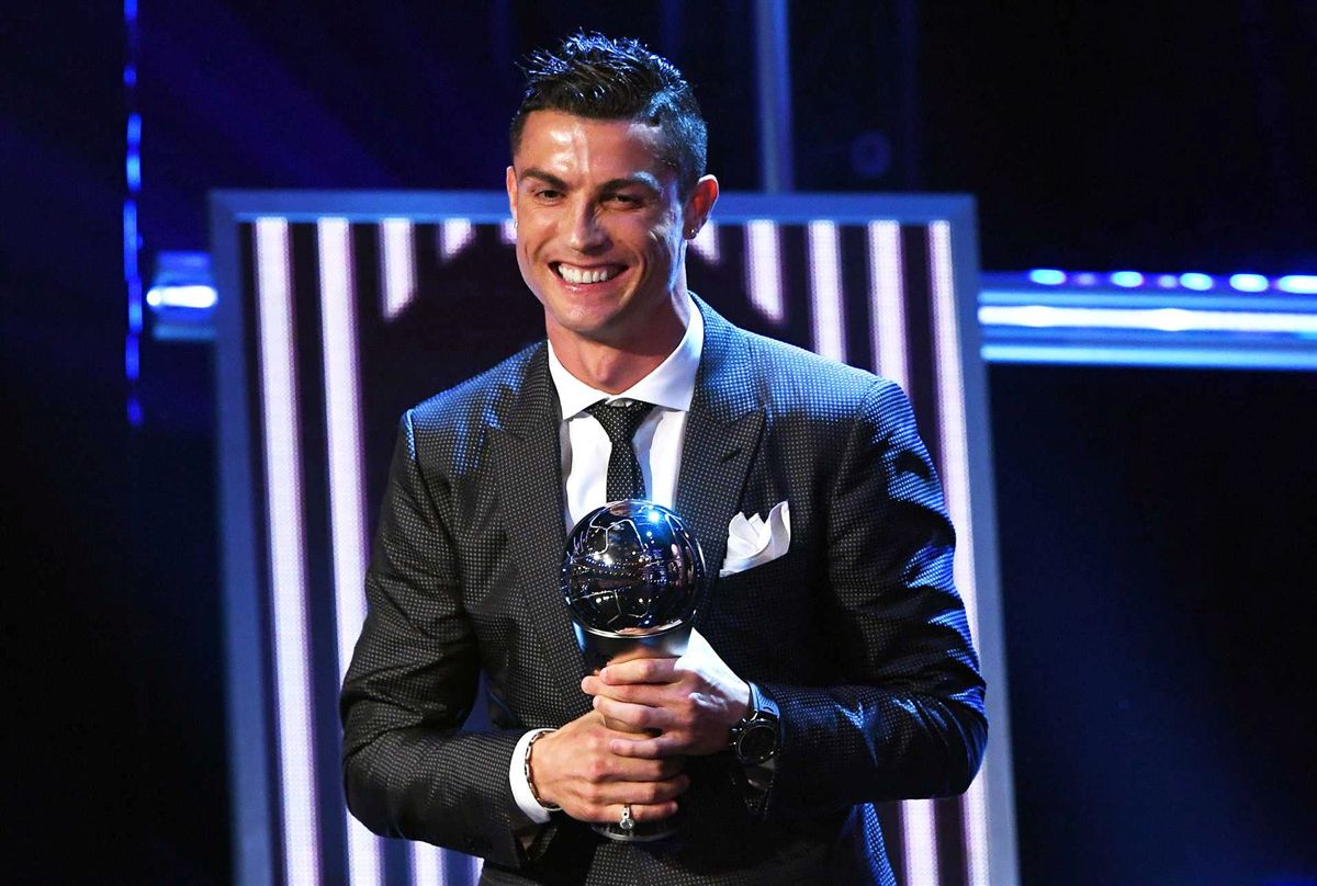 Cristiano Ronaldo é o melhor jogador do mundo e da história do futebol″